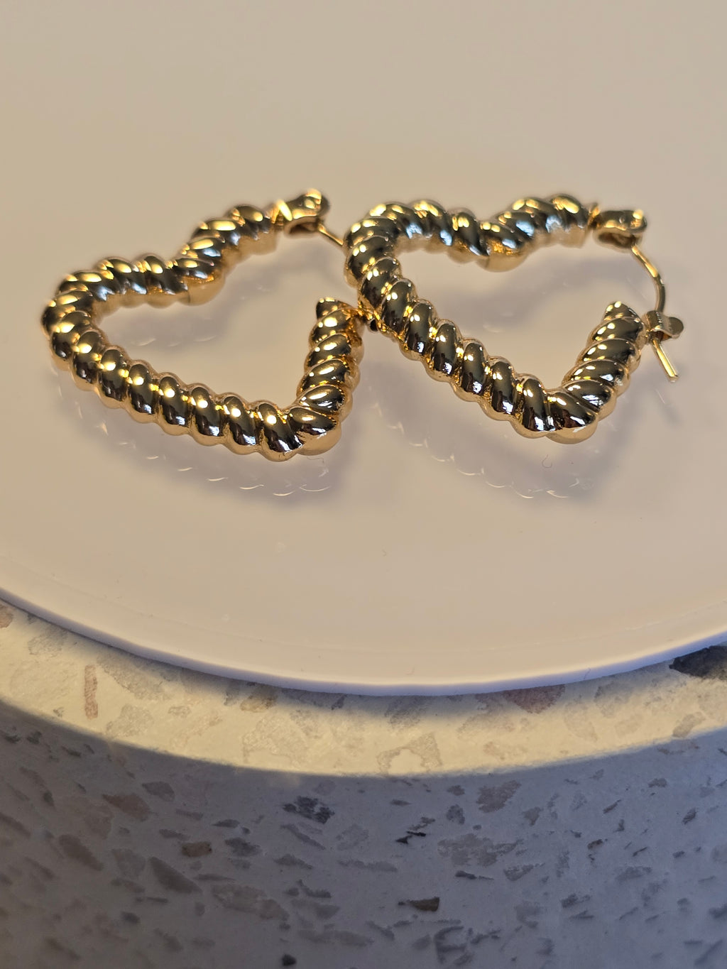 Sweetheart Twist Hoops