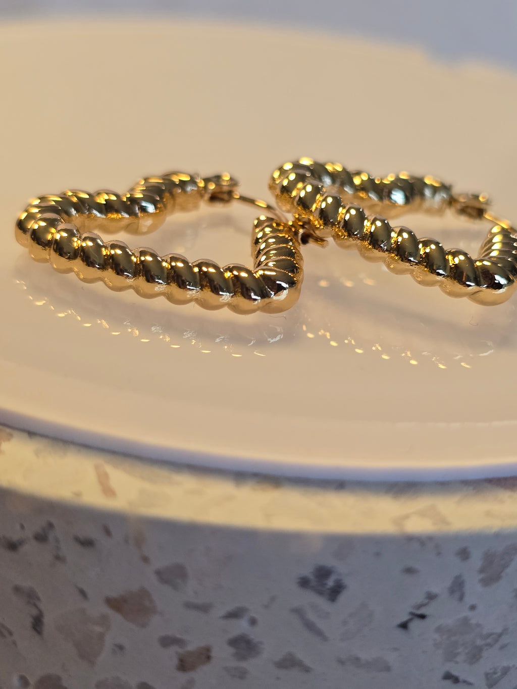 Sweetheart Twist Hoops