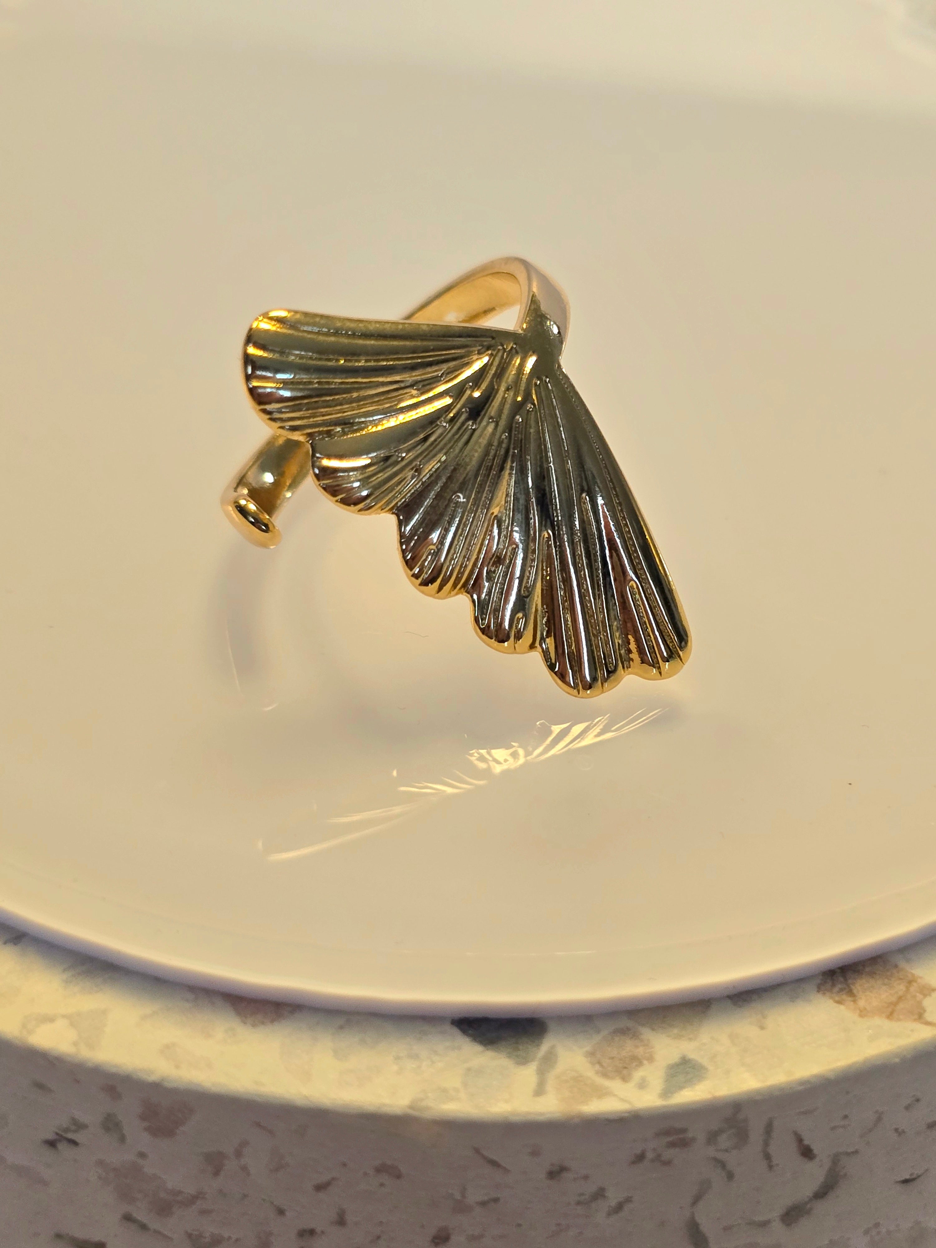 Isa Wing Ring