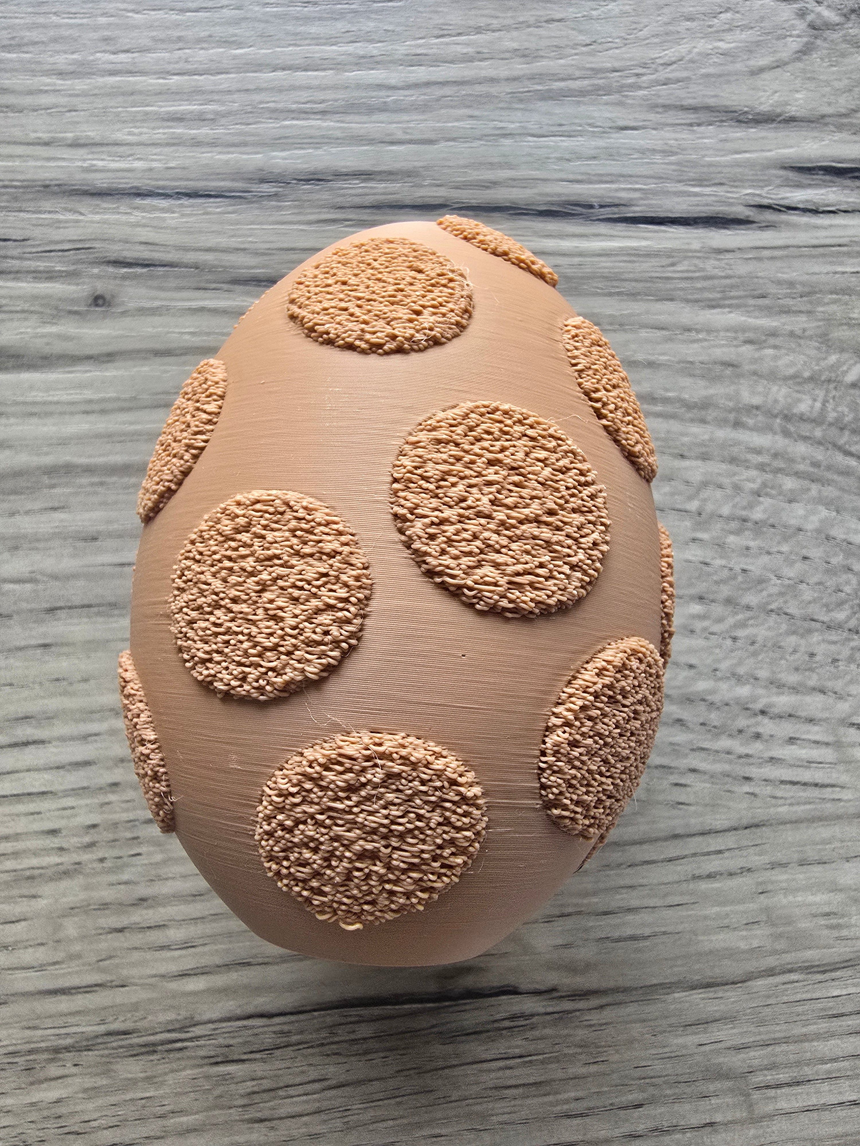 Påskeæg med "fuzzy" pletter