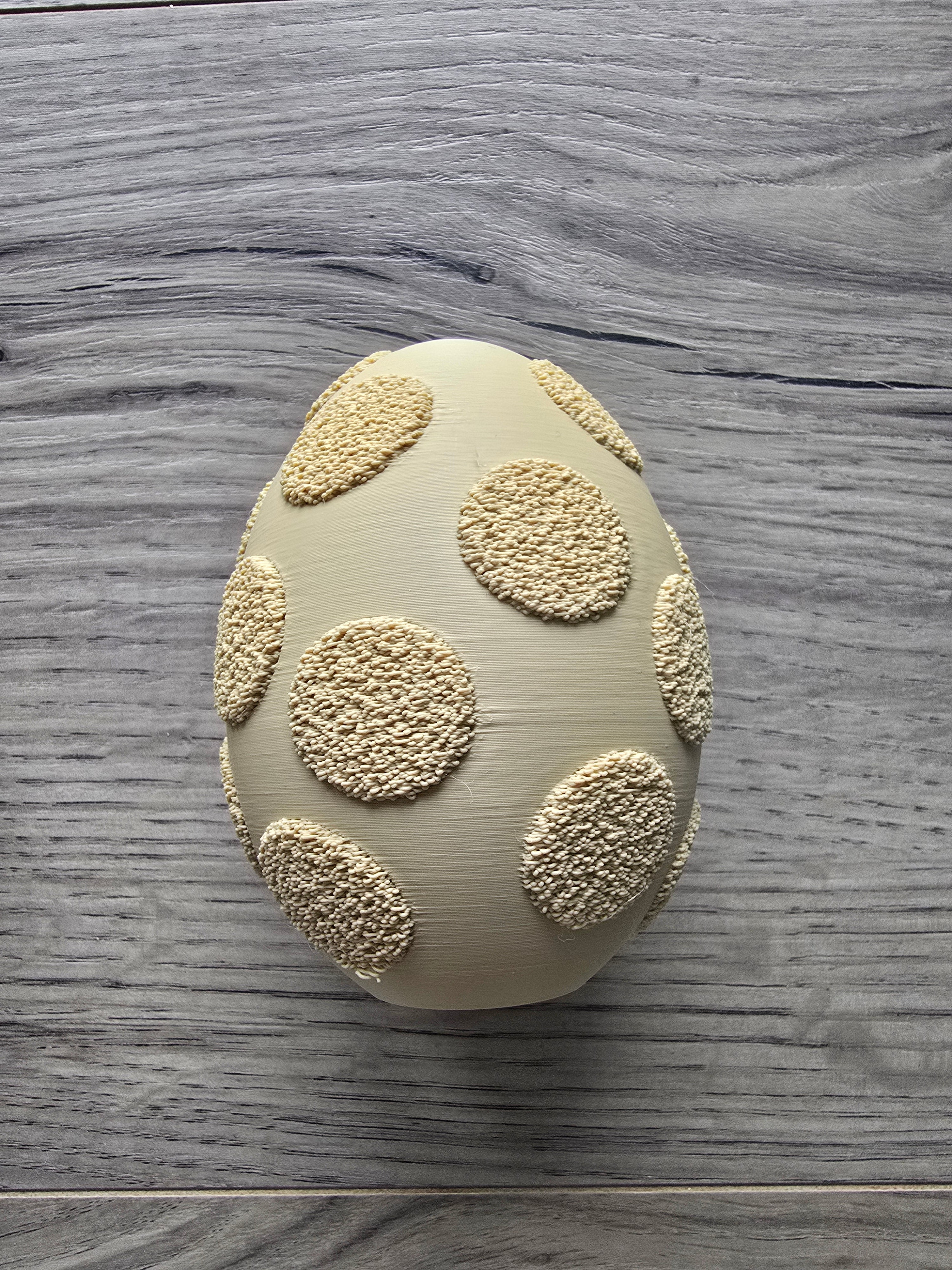 Påskeæg med "fuzzy" pletter