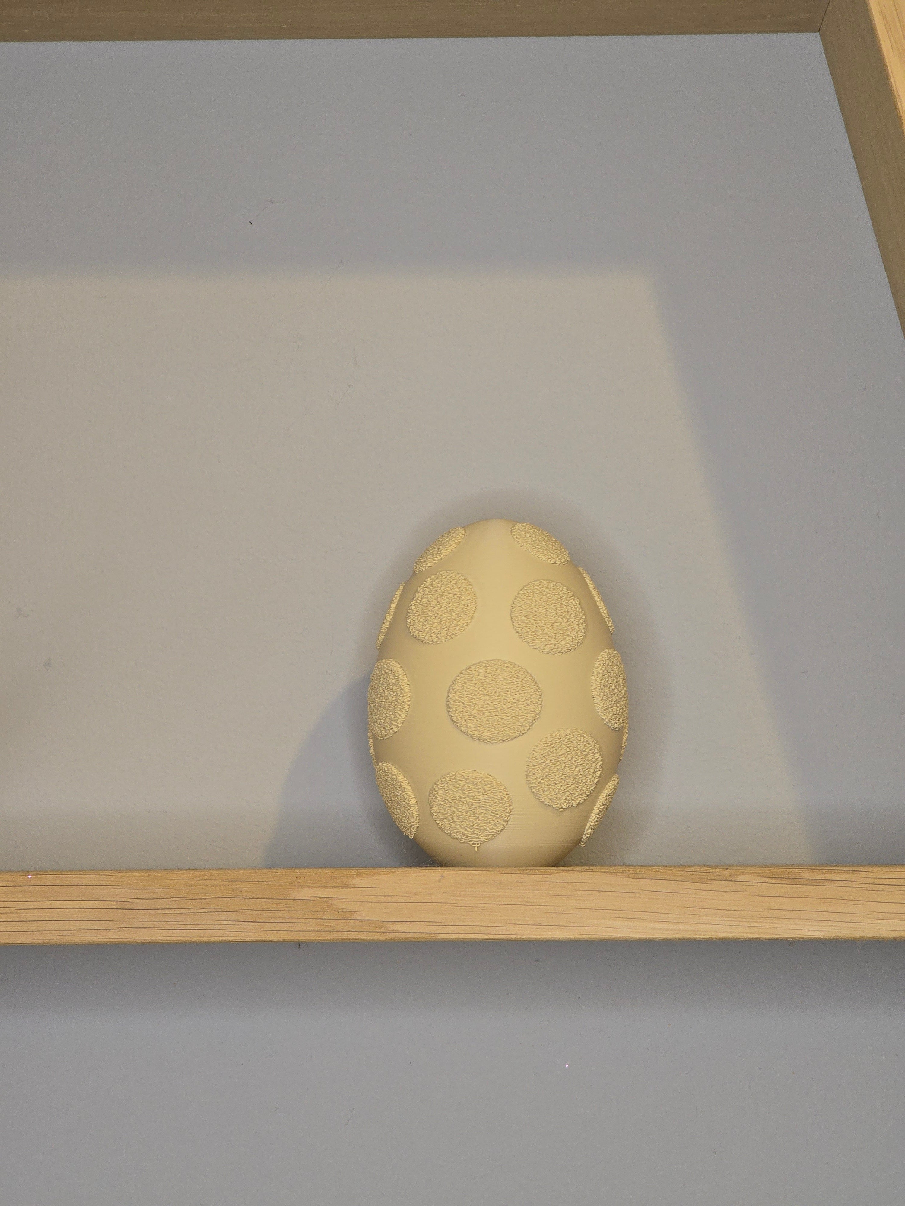 Påskeæg med "fuzzy" pletter